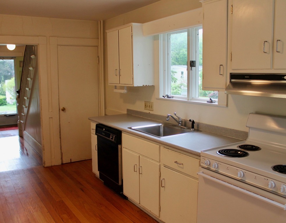16 Hill Street Lexington, MA 02421 - Photo 6 of 26 Gallery Image 6