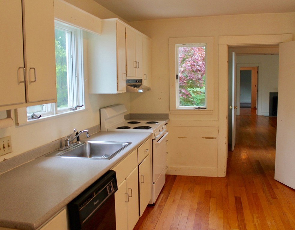 16 Hill Street Lexington, MA 02421 - Photo 7 of 26 Gallery Image 7