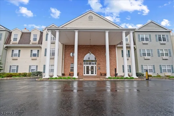 $349,999 | 2 Richmond Road, Unit 306, West Milford, NJ 07480