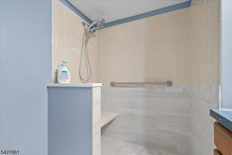 2 Richmond Road, Unit 306 West Milford, NJ 07480 - Photo 11 of 33