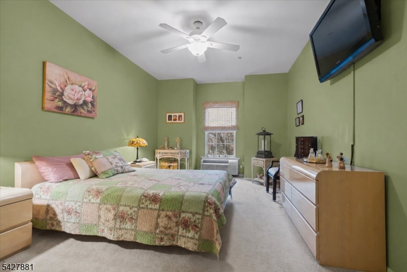 2 Richmond Road, Unit 306 West Milford, NJ 07480 - Photo 15 of 33