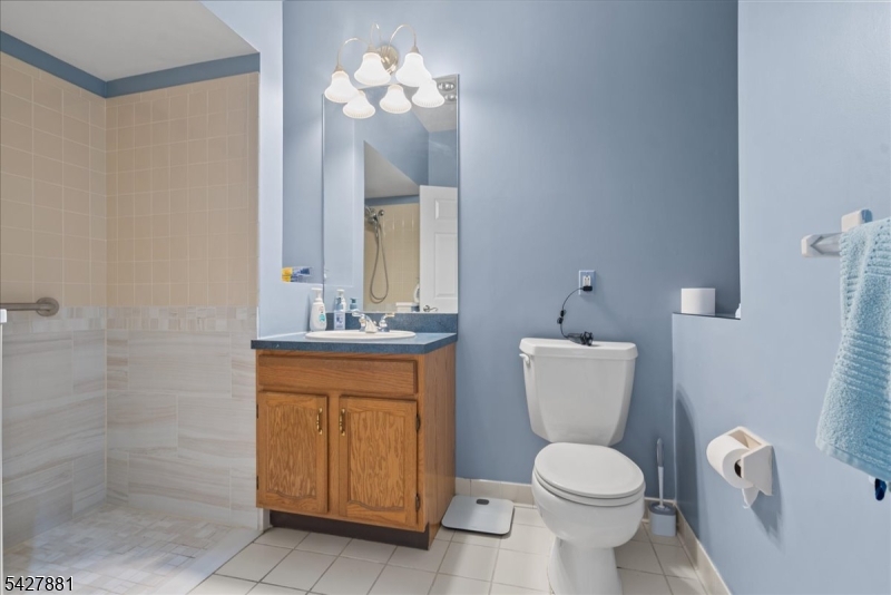 2 Richmond Road, Unit 306 West Milford, NJ 07480 - Photo 10 of 33