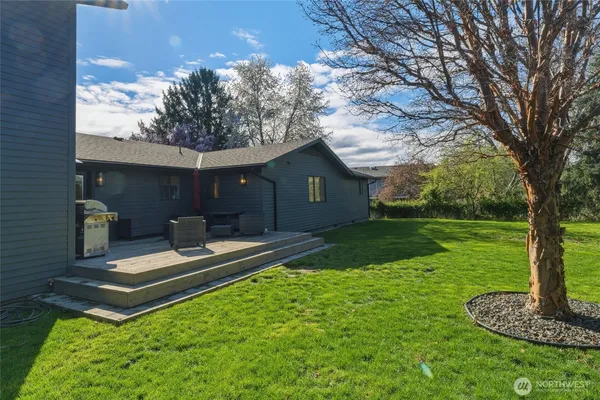 $699,000 | 355 Highland Park Drive, College Place, WA 99324