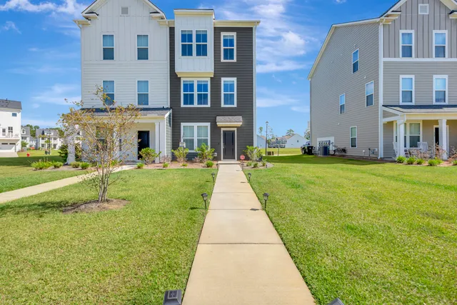 $2,450 | 831 Recess Pt Drive, Unit 40, Moncks Corner, SC 29461