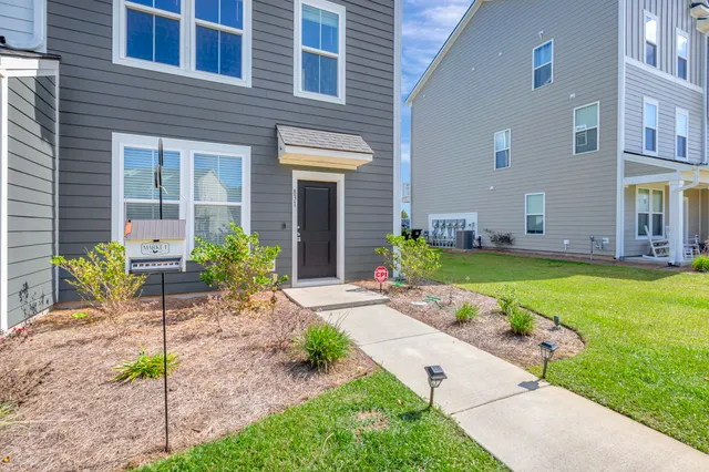 $2,450 | 831 Recess Pt Drive, Unit 40, Moncks Corner, SC 29461