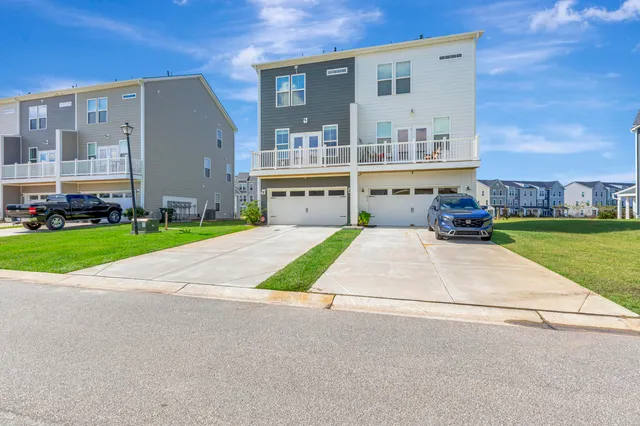 $2,450 | 831 Recess Pt Drive, Unit 40, Moncks Corner, SC 29461