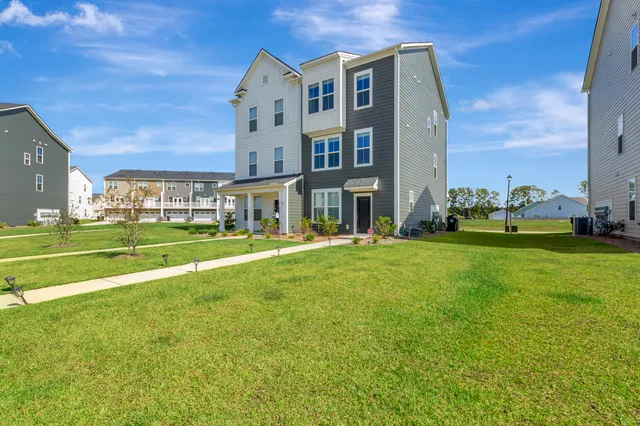 $2,450 | 831 Recess Pt Drive, Unit 40, Moncks Corner, SC 29461