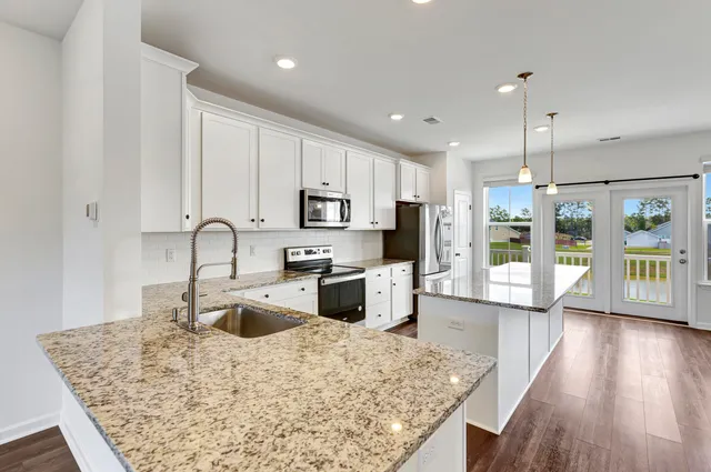 $2,450 | 831 Recess Pt Drive, Unit 40, Moncks Corner, SC 29461