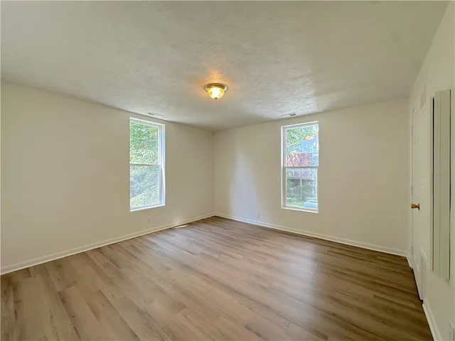 $239,900 | 112 East 4th Street, Dearborn, MO 64439