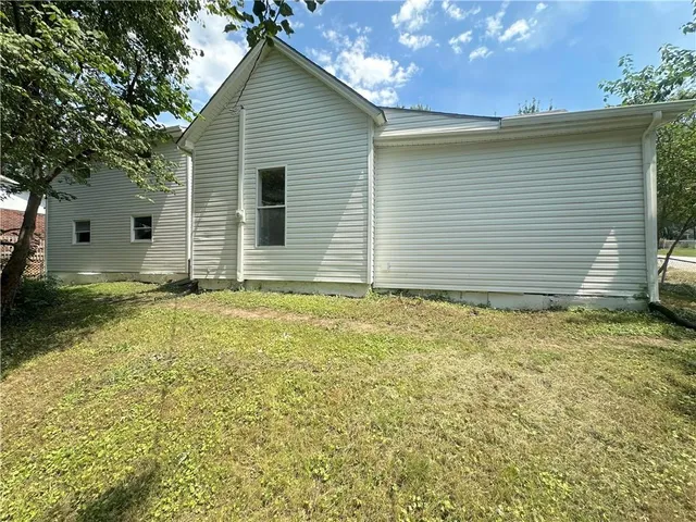 $239,900 | 112 East 4th Street, Dearborn, MO 64439