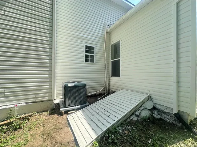 $239,900 | 112 East 4th Street, Dearborn, MO 64439