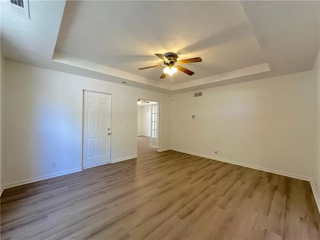 $239,900 | 112 East 4th Street, Dearborn, MO 64439