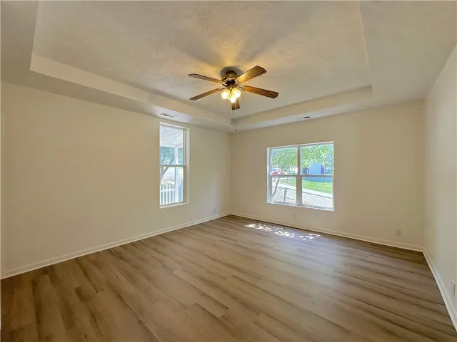 $239,900 | 112 East 4th Street, Dearborn, MO 64439