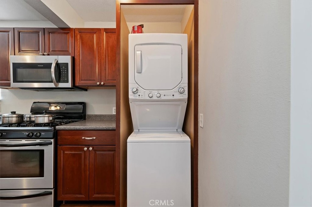 16420 Rocky Glen Road Perris, CA 92570 - Photo 63 of 74 ADU Laundry