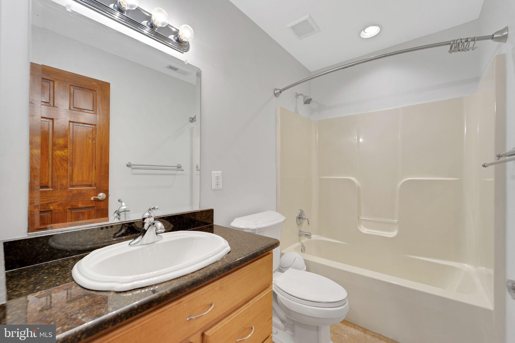 1012 B And L Club Road Pasadena, MD 21122 - Photo 18 of 54 Full bathroom on second floor