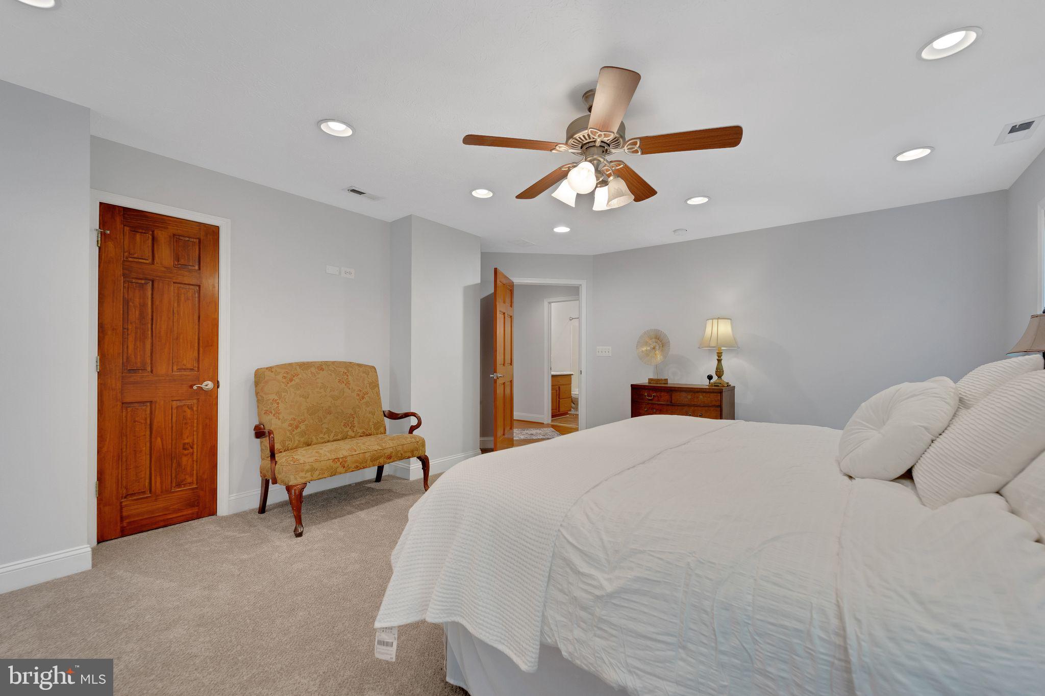 1012 B And L Club Road Pasadena, MD 21122 - Photo 23 of 54 Primary bedroom