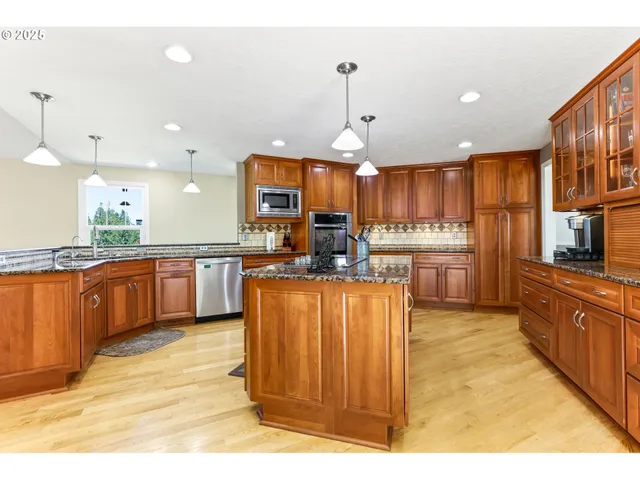 $899,900 | 37330 Southeast Dodge Park Boulevard, Boring, OR 97009