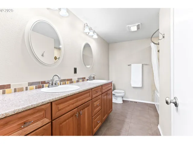 $899,900 | 37330 Southeast Dodge Park Boulevard, Boring, OR 97009