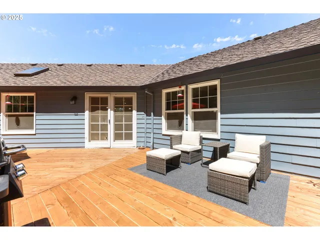 $899,900 | 37330 Southeast Dodge Park Boulevard, Boring, OR 97009