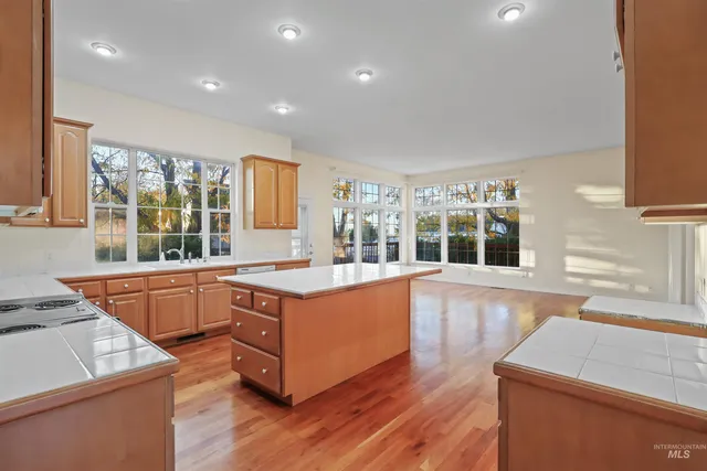 $995,000 | 3711 North 2506 East, Twin Falls, ID 83301