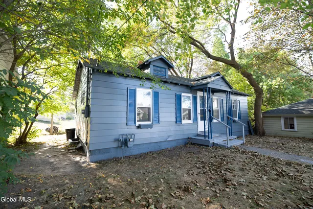 $165,000 | 78 Spruce Street, Schenectady, NY 12304