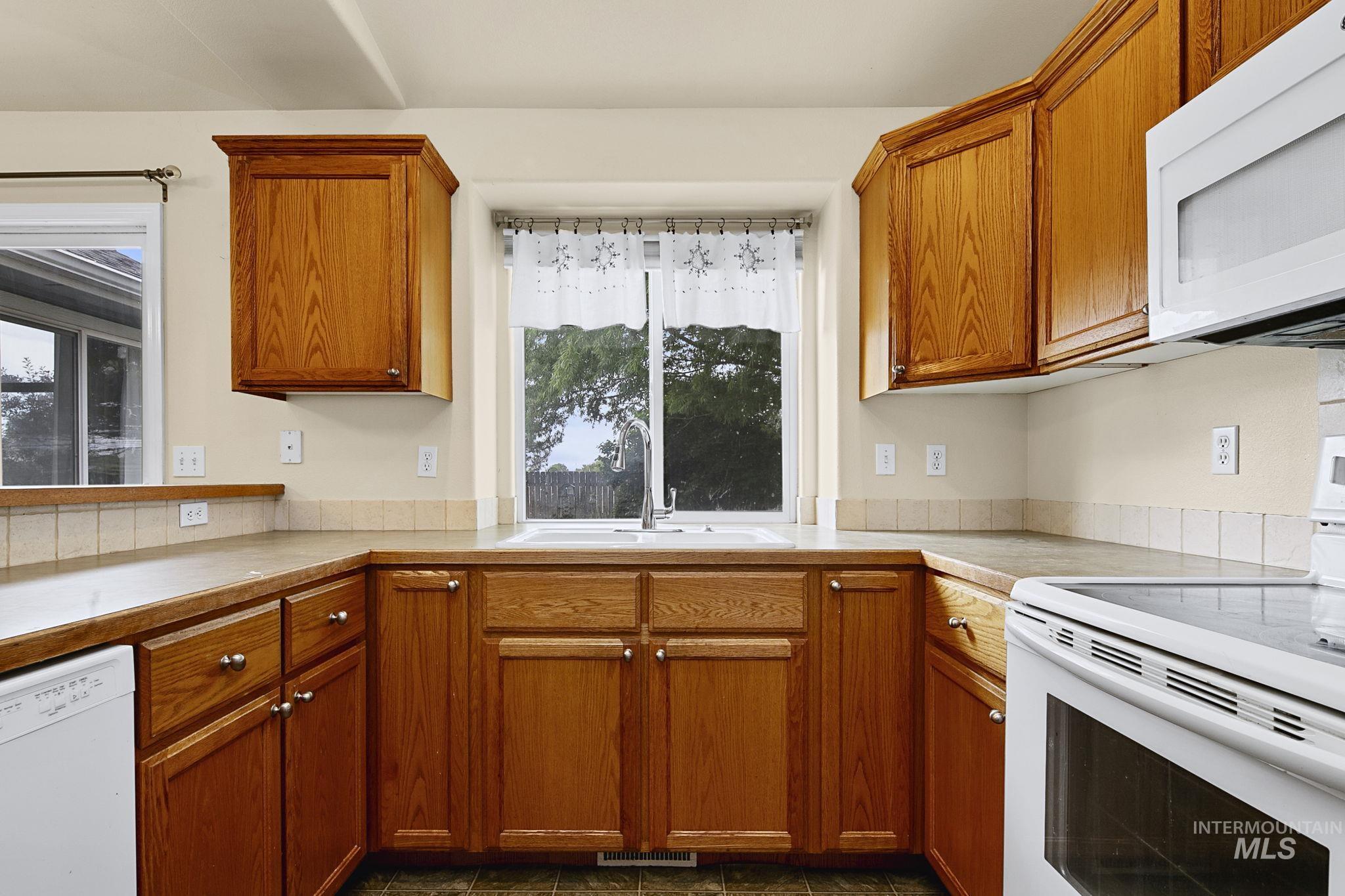899 Blue Grass Way Middleton, ID 83644 - Photo 7 of 38
