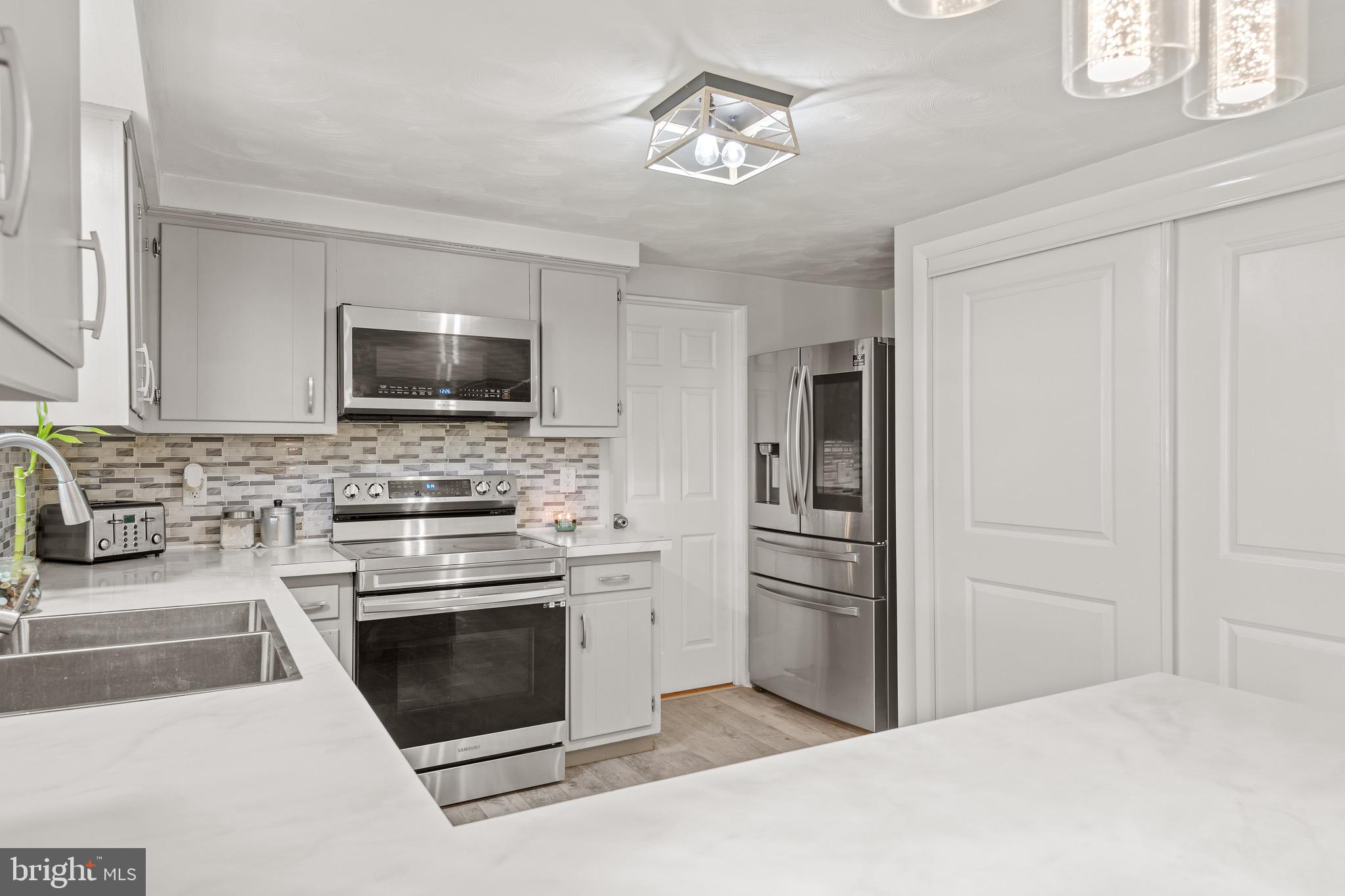 850 Cape Horn Road York, PA 17402 - Photo 16 of 33 Kitchen