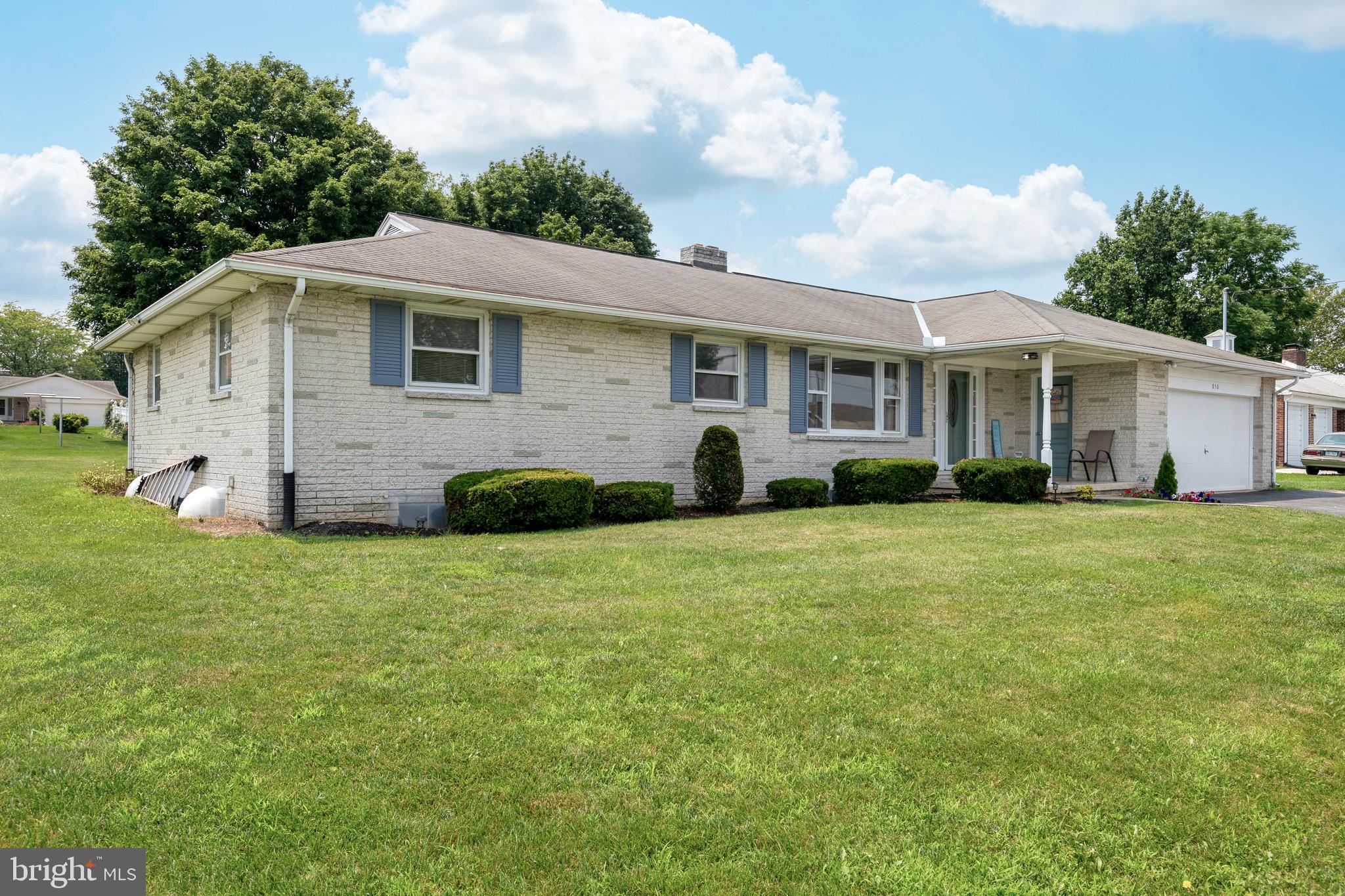 850 Cape Horn Road York, PA 17402 - Photo 2 of 33 Front