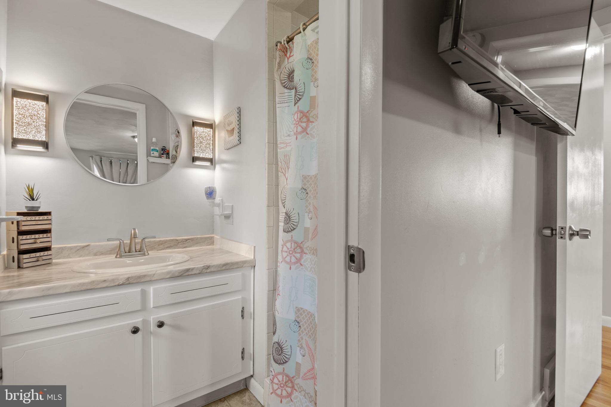 850 Cape Horn Road York, PA 17402 - Photo 22 of 33 Primary Bathroom