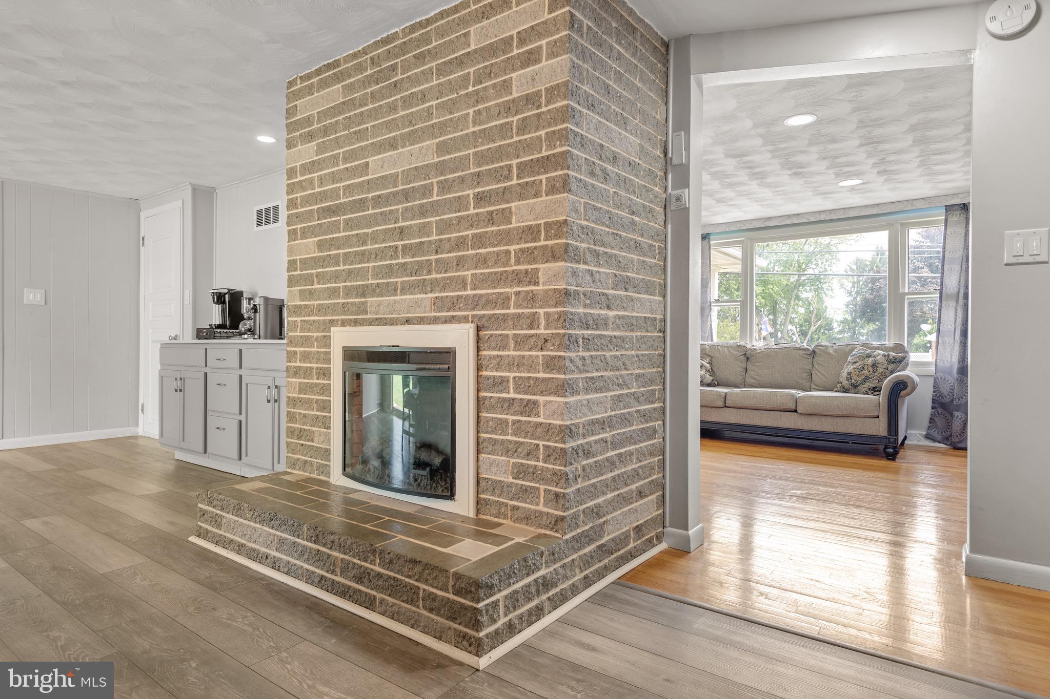 850 Cape Horn Road York, PA 17402 - Photo 10 of 33 Electric Fireplace