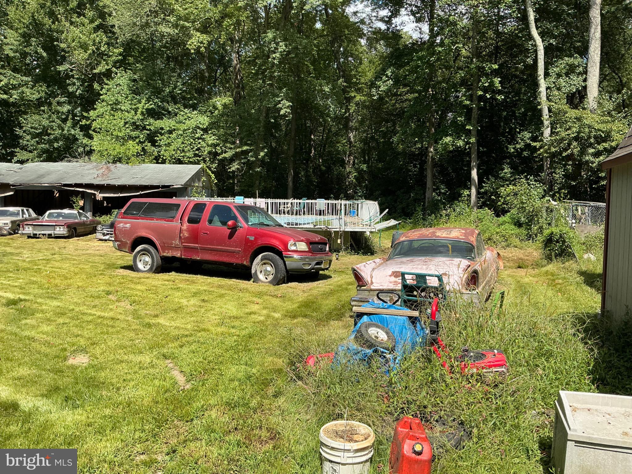 711 Elk Road Monroeville, NJ 08343 - Photo 6 of 6 a front view of a house with garden