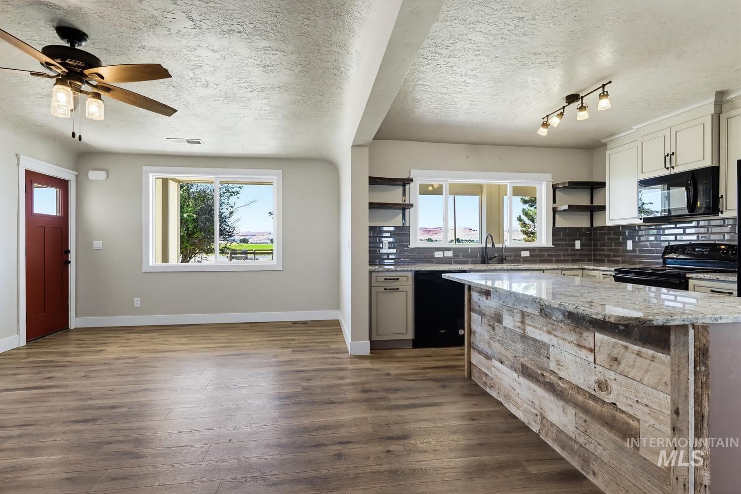 2588 West Market Road Homedale, ID 83628 - Photo 8 of 42
