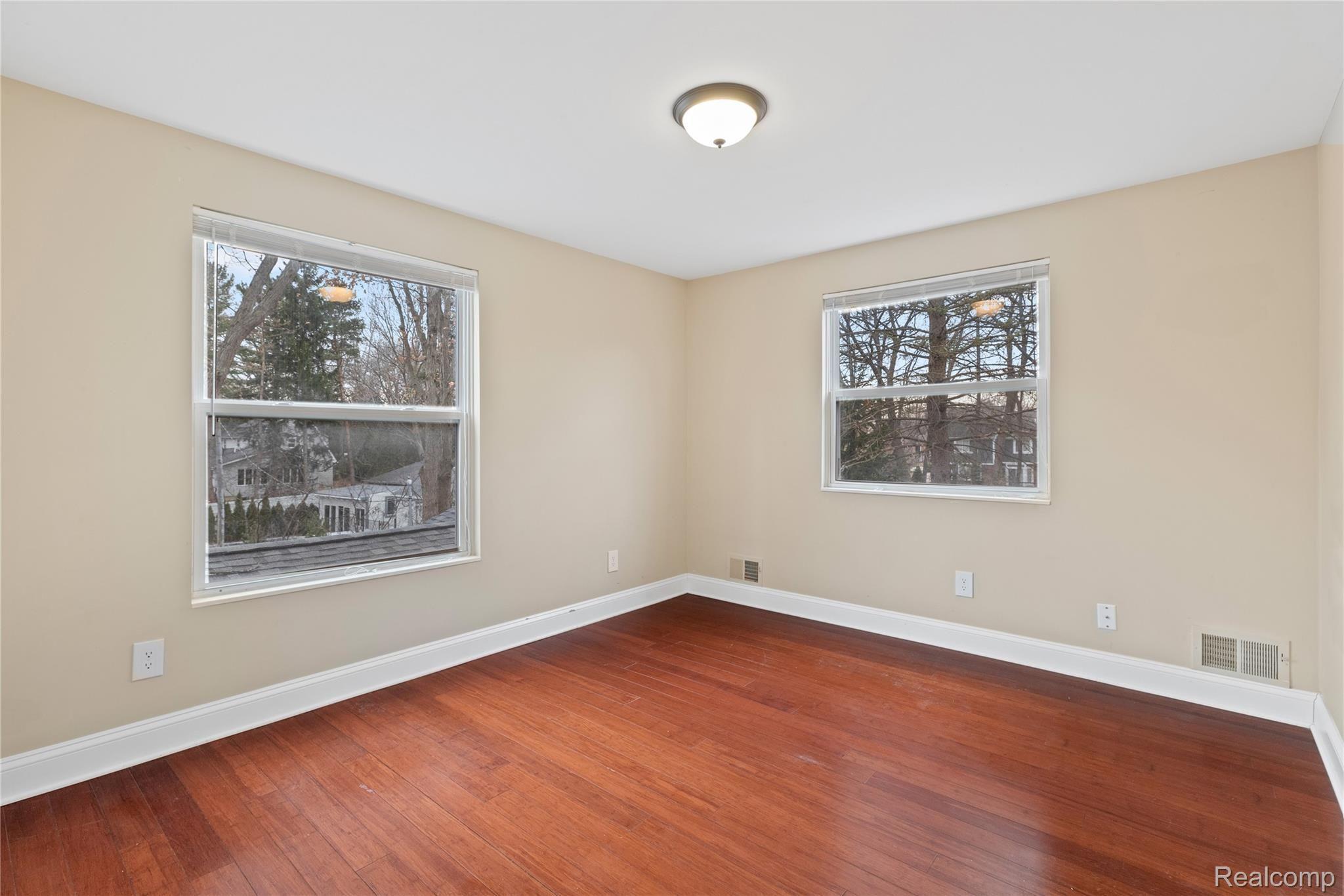 3371 York Road Rochester, MI 48309 - Photo 25 of 38 3371 York St-25.jpg