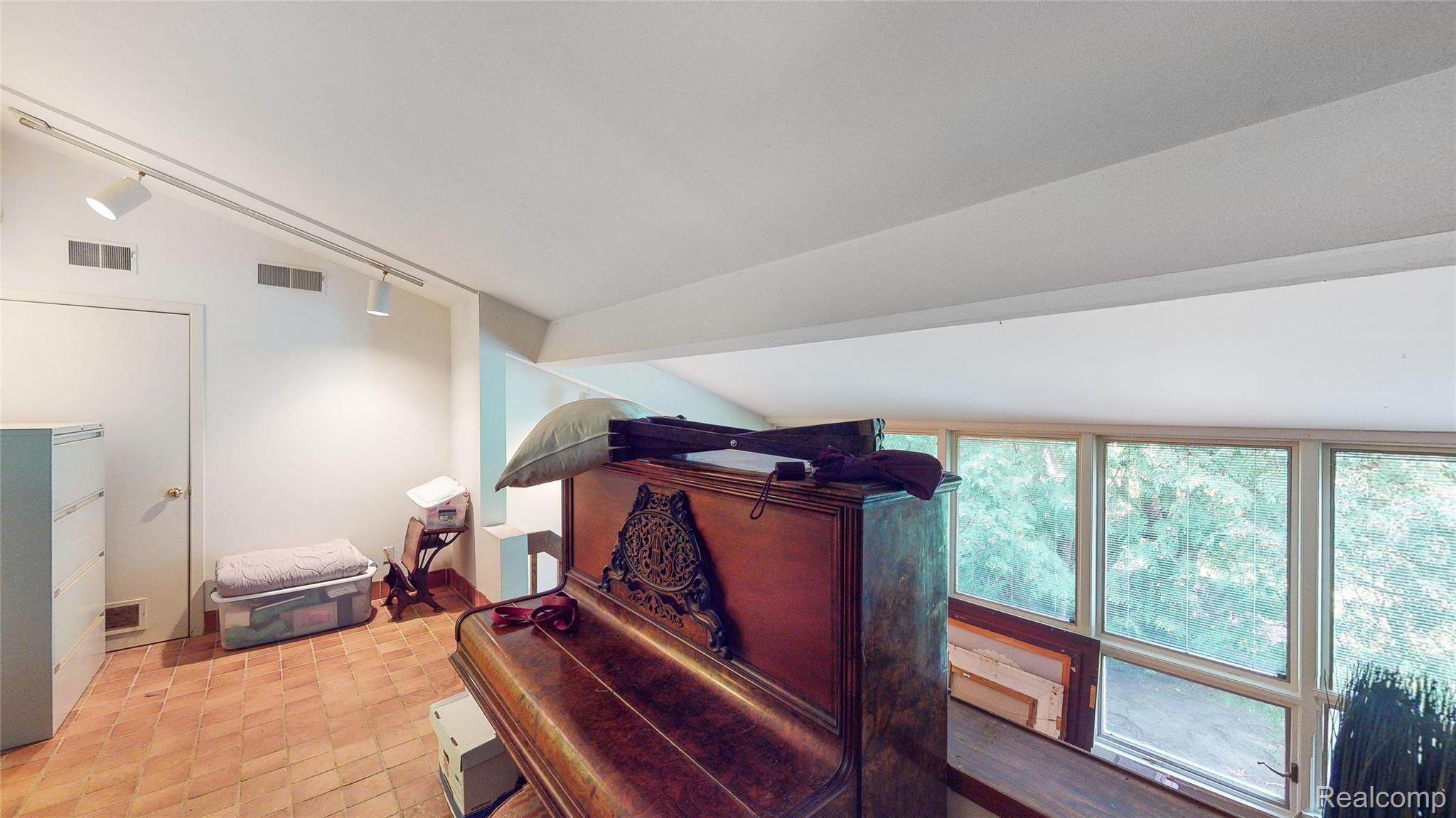 475 Goodhue Road Bloomfield Hills, MI 48304 - Photo 46 of 84 Welcome-To-475-Goodhue-Court-45-Exercise-Room.jpg