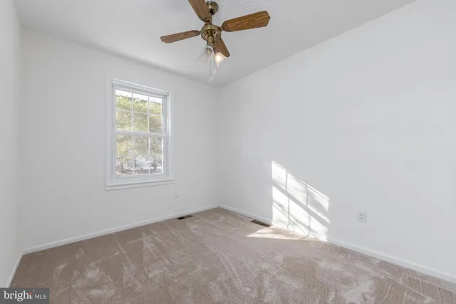 $375,000 | 2 Debras Lane, Sicklerville, NJ 08081