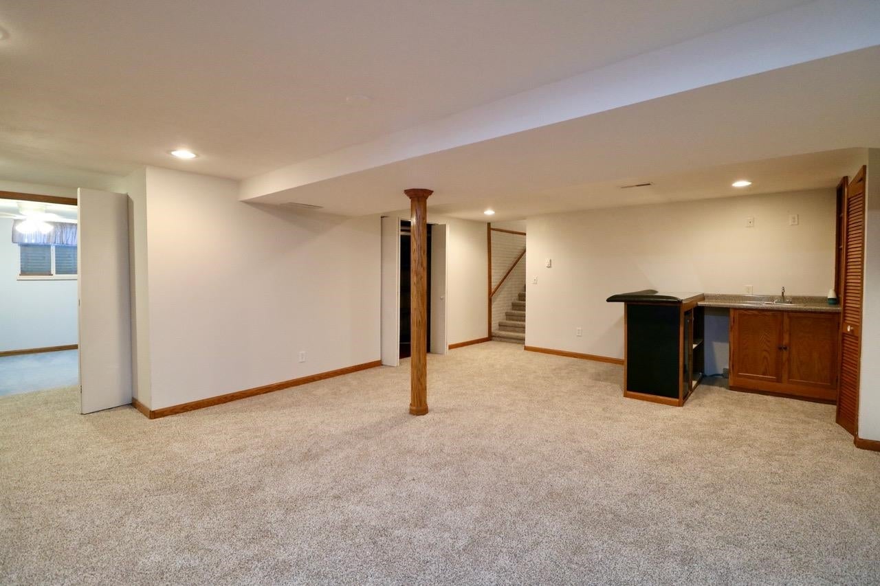 2473 Radford Road Dubuque, IA 52002 - Photo 23 of 45 Gallery Image 23