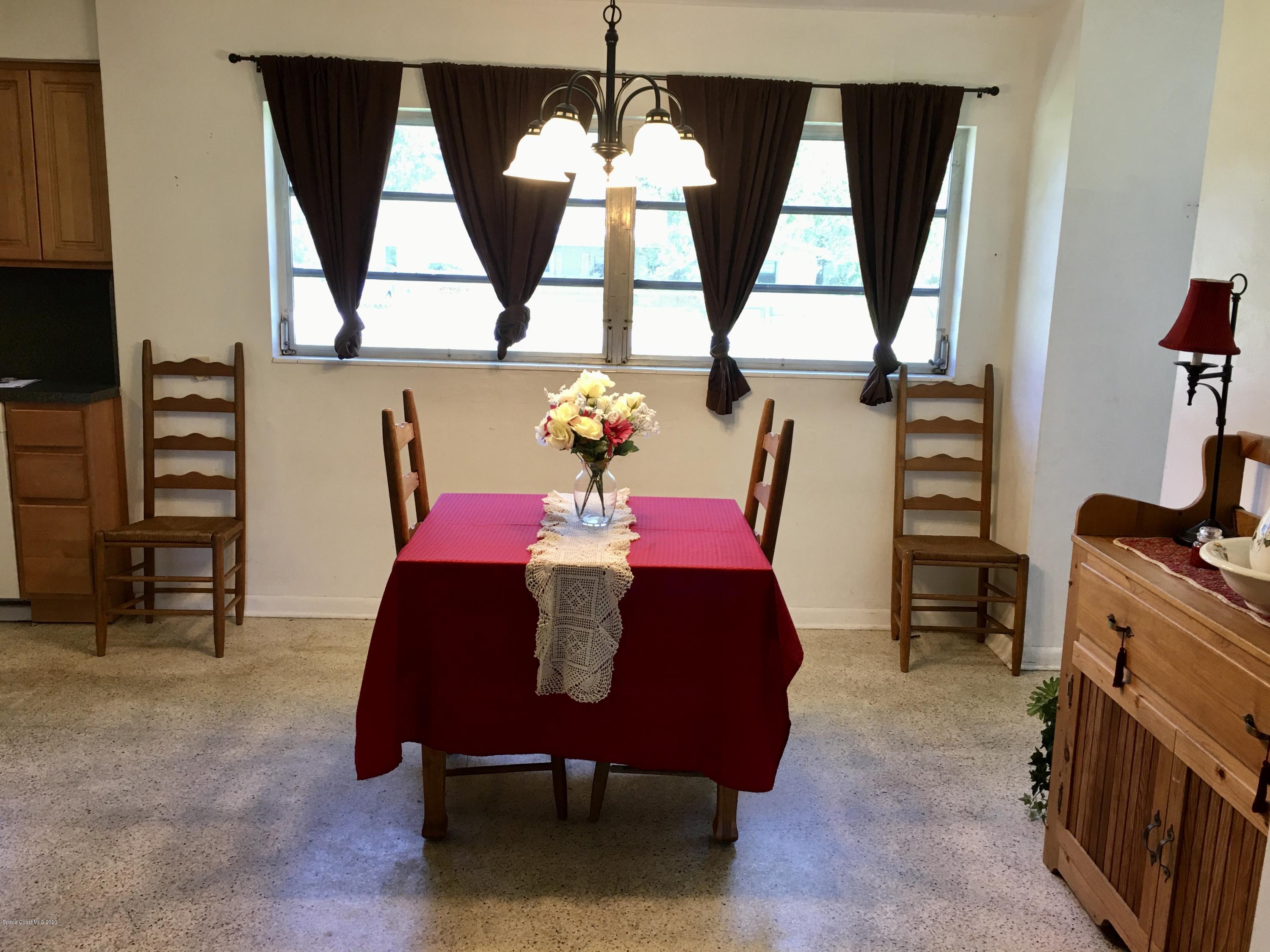 1665 Anson Road Melbourne, FL 32934 - Photo 8 of 31 eat in kitchen