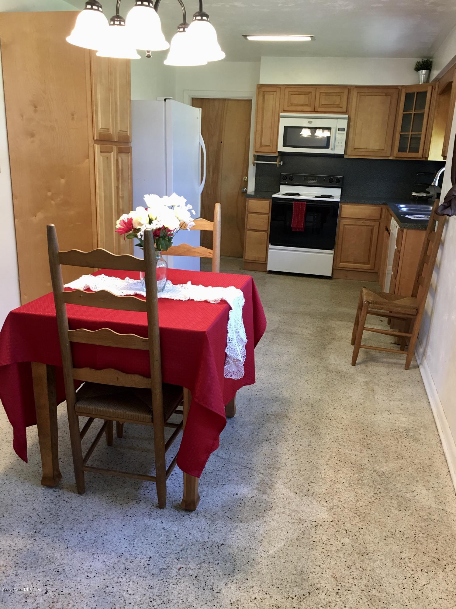 1665 Anson Road Melbourne, FL 32934 - Photo 9 of 31 kitchen