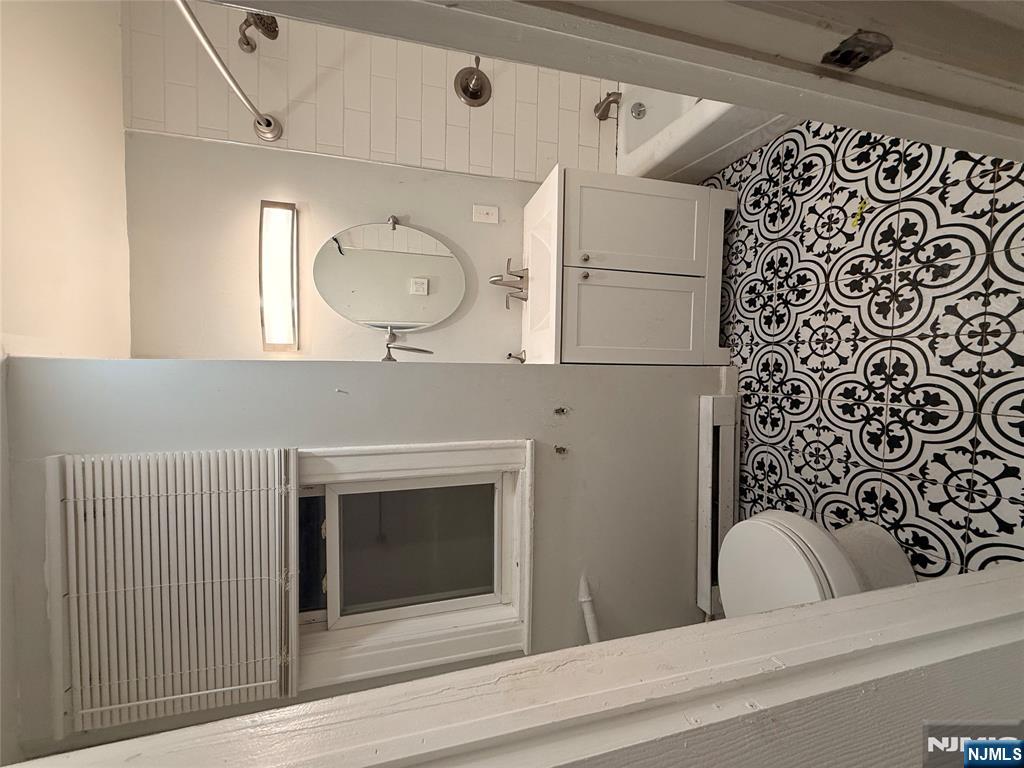 262 Undercliff Avenue, Unit 1 Edgewater, NJ 07020 - Photo 13 of 16