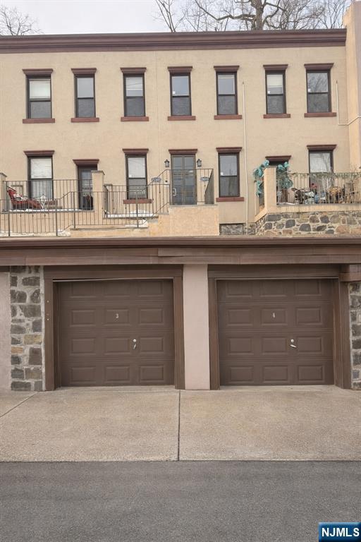 262 Undercliff Avenue, Unit 1 Edgewater, NJ 07020 - Photo 2 of 2