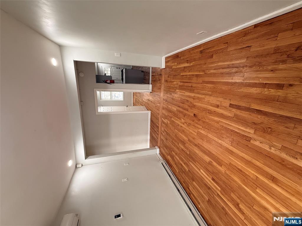 262 Undercliff Avenue, Unit 1 Edgewater, NJ 07020 - Photo 3 of 16