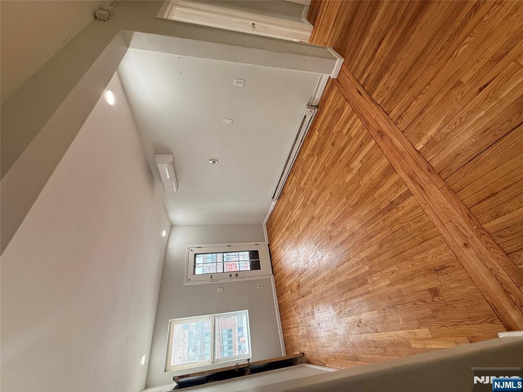 262 Undercliff Avenue, Unit 1 Edgewater, NJ 07020 - Photo 4 of 16