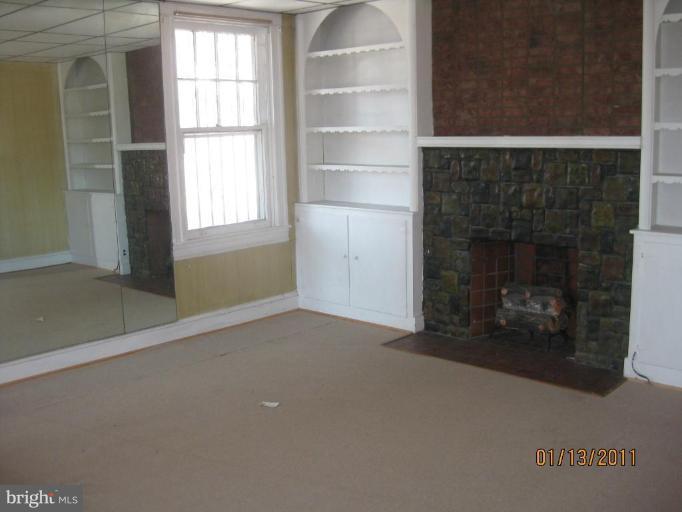 2701 Allendale Road Baltimore, MD 21216 - Photo 2 of 16 Living Room