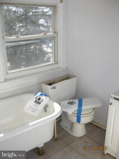 2701 Allendale Road Baltimore, MD 21216 - Photo 8 of 16 Bath #2
