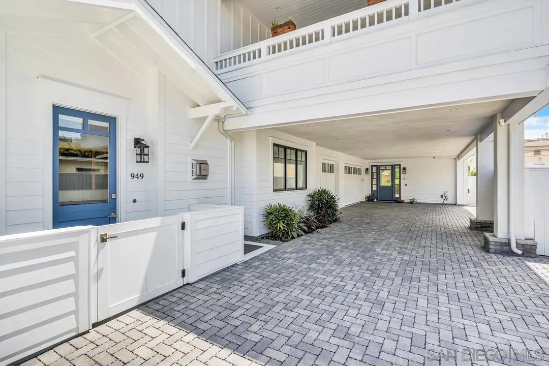 949 D Avenue Coronado, CA 92118 - Photo 2 of 28 a view of empty room with wooden floor