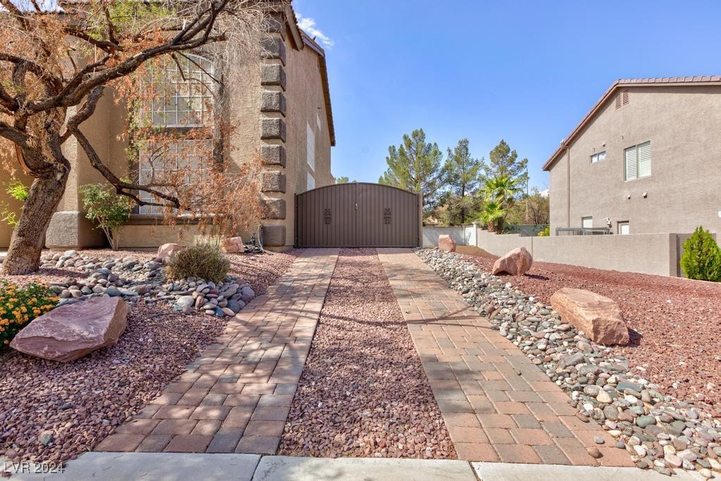 255 Timber Hollow Street Henderson, NV 89012 - Photo 5 of 68 RV Parking