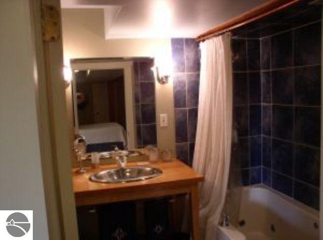 1192 North Macksey Road Suttons Bay, MI 49682 - Photo 8 of 9 1685615-7.JPG