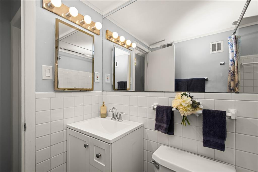 55 Highland Road, Unit 205 Bethel Park, PA 15102 - Photo 20 of 34