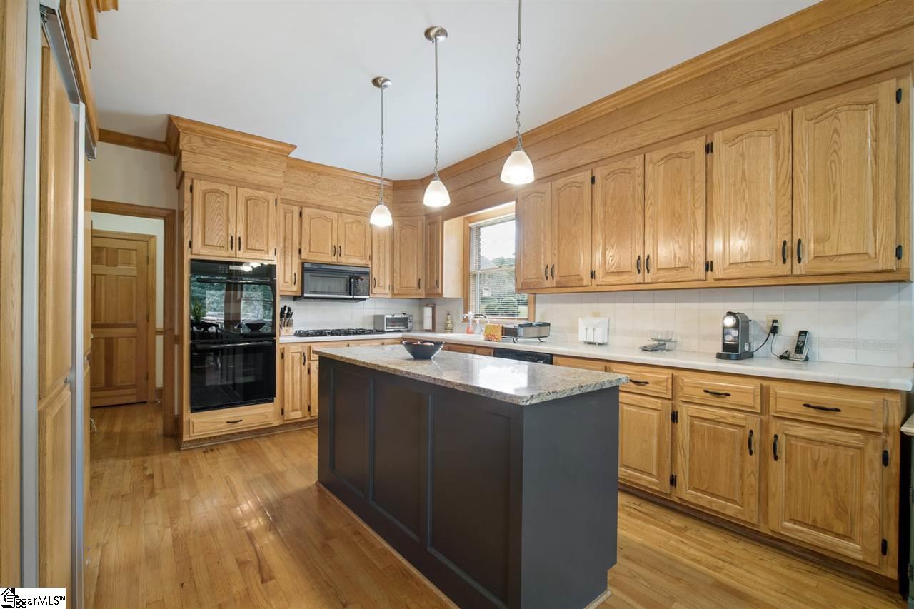 138 Sun Meadow Road Greer, SC 29650 - Photo 14 of 36 SubZero type frig included!