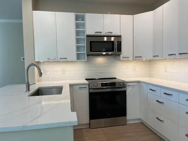 $1,975 | 130 River Landing Drive, Unit 9215, Charleston, SC 29492